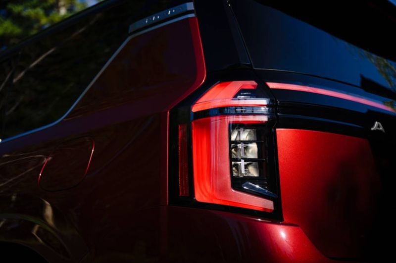 2026-nissan-armada-nismo-review-9