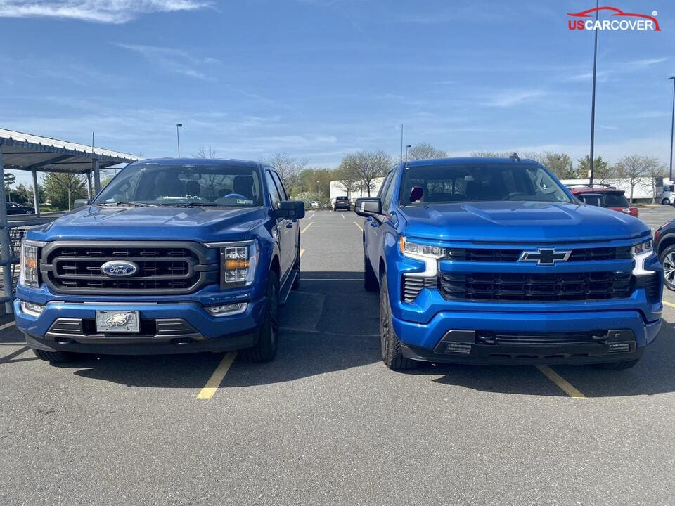ford-f-150-raptor-vs-toyota-tacoma-and-chevrolet-silverado-3500 (1)