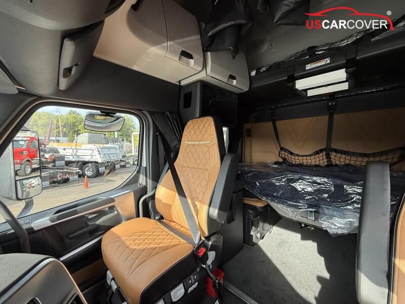 freightliner-car-cover-3