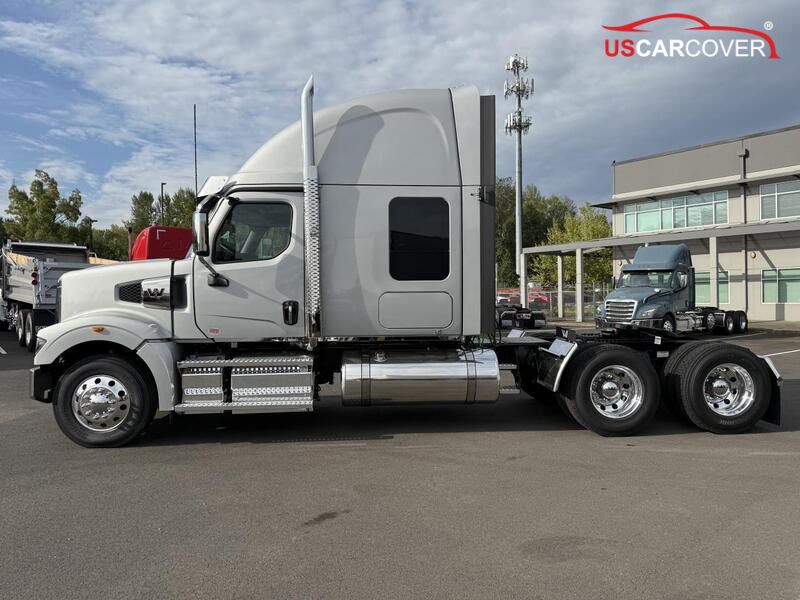 freightliner-car-cover-4