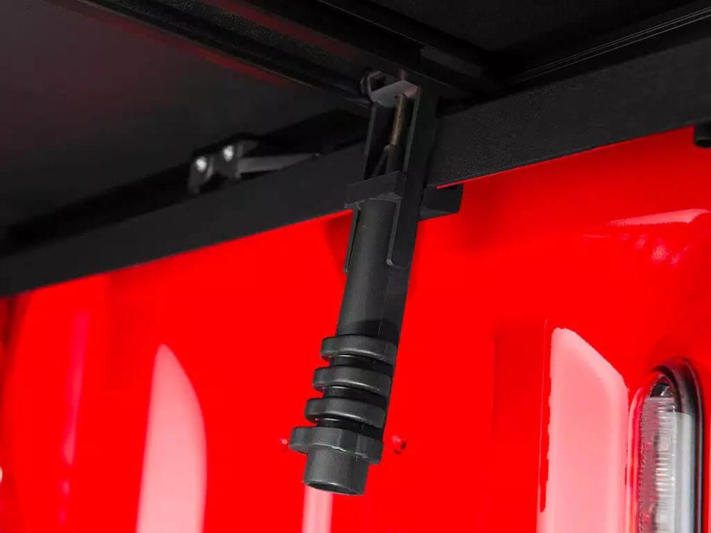 self-locking-rail-latch